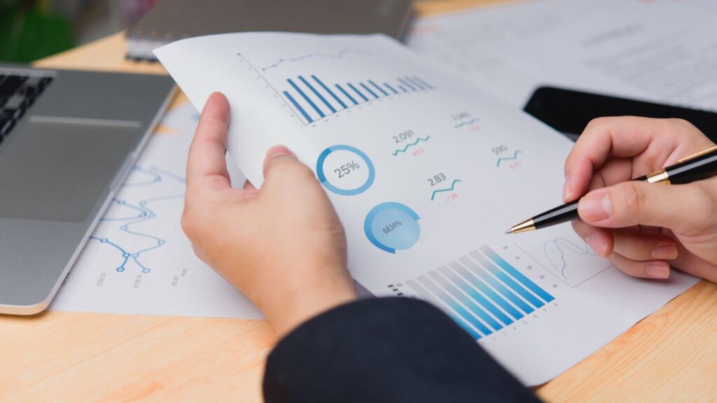 Métricas y análisis en campañas de Facebook Ads 2025